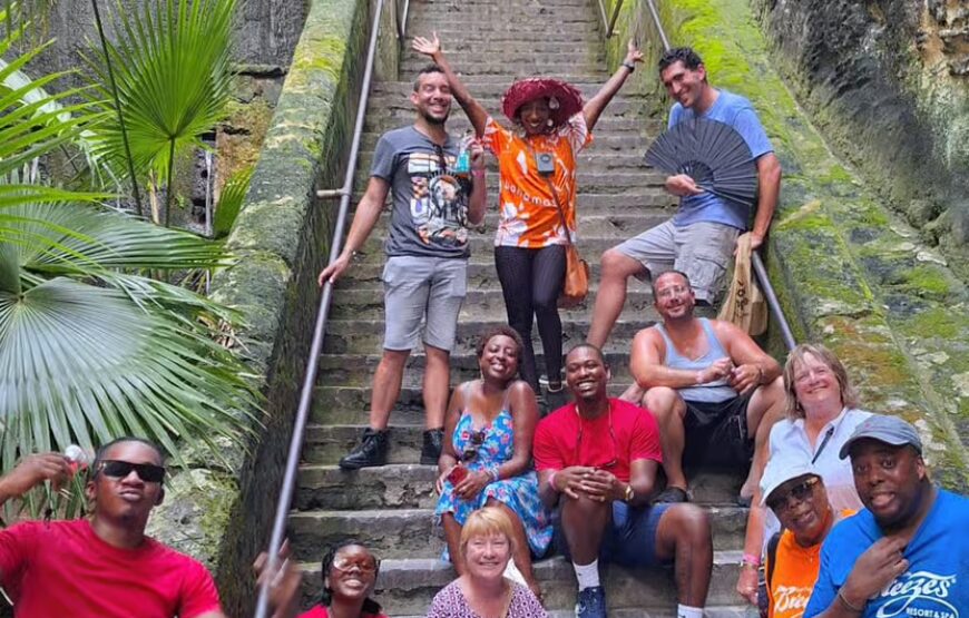 Nassau: Bahamas Culture Tour with Electric Trolley and Water